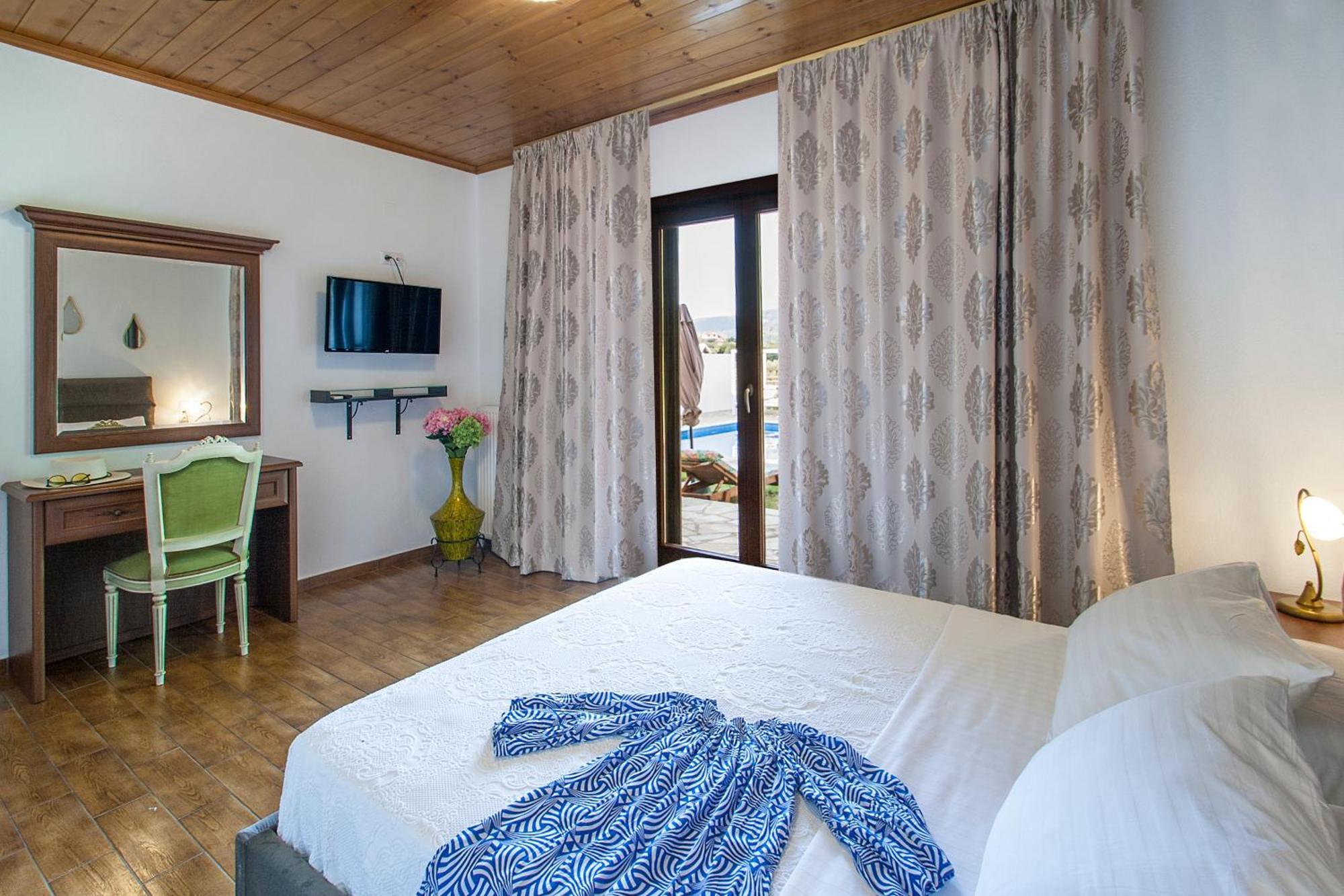 Four Seasons Villas Kalivia  エクステリア 写真