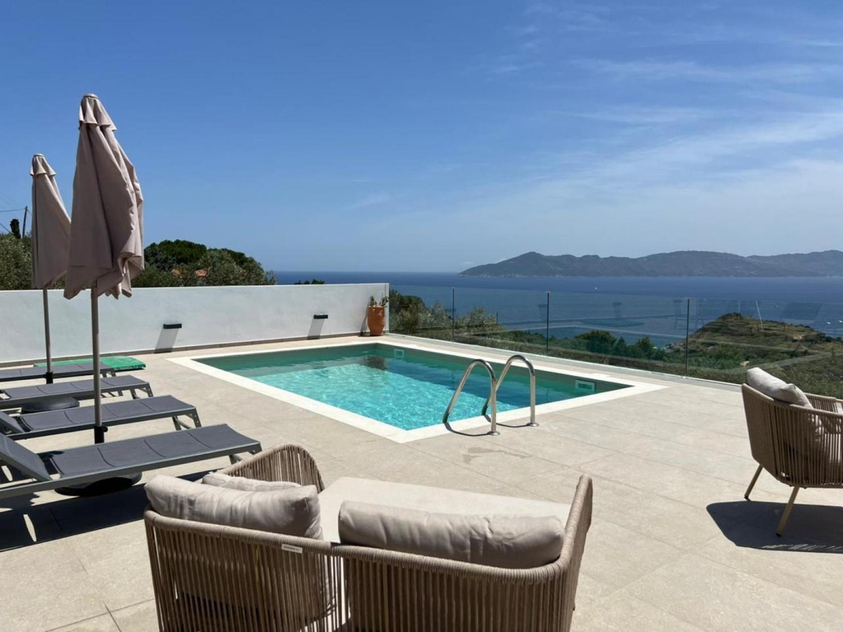 Four Seasons Villas Kalivia  部屋 写真