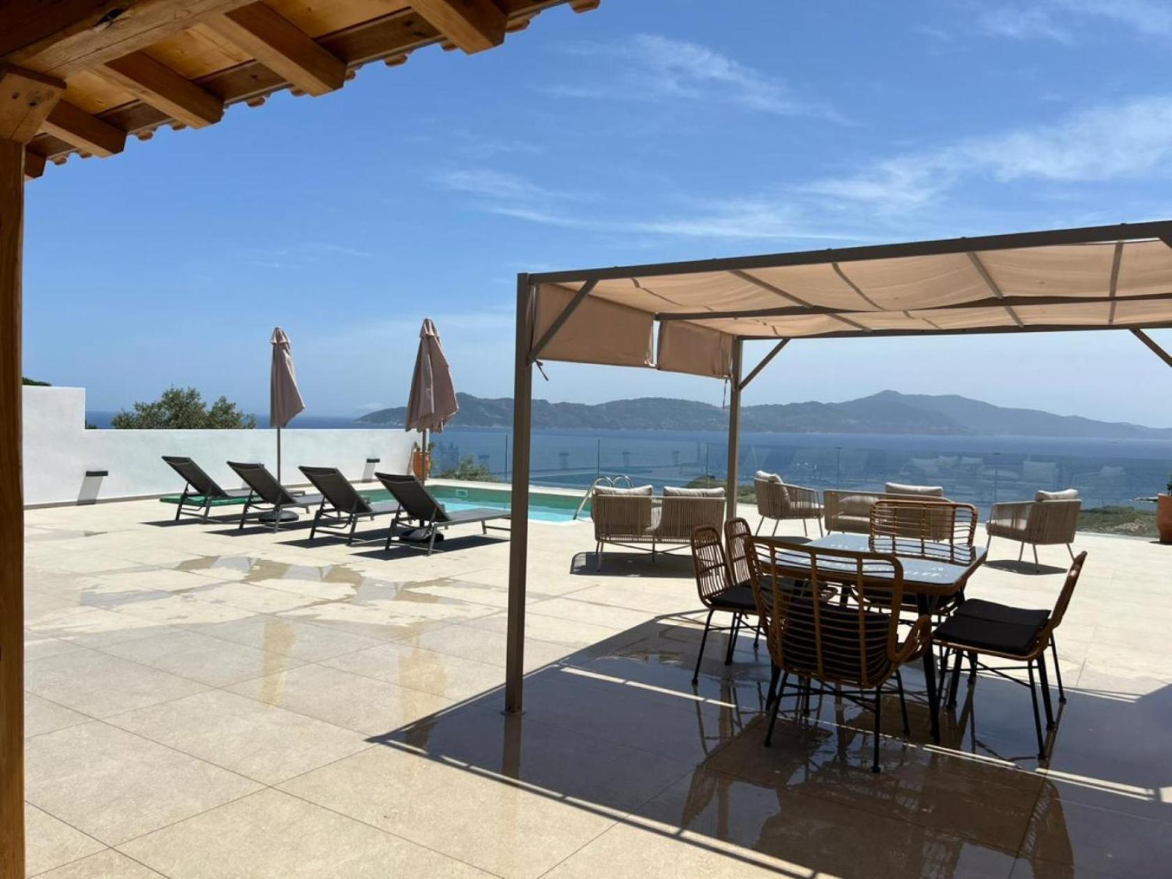 Four Seasons Villas Kalivia  部屋 写真